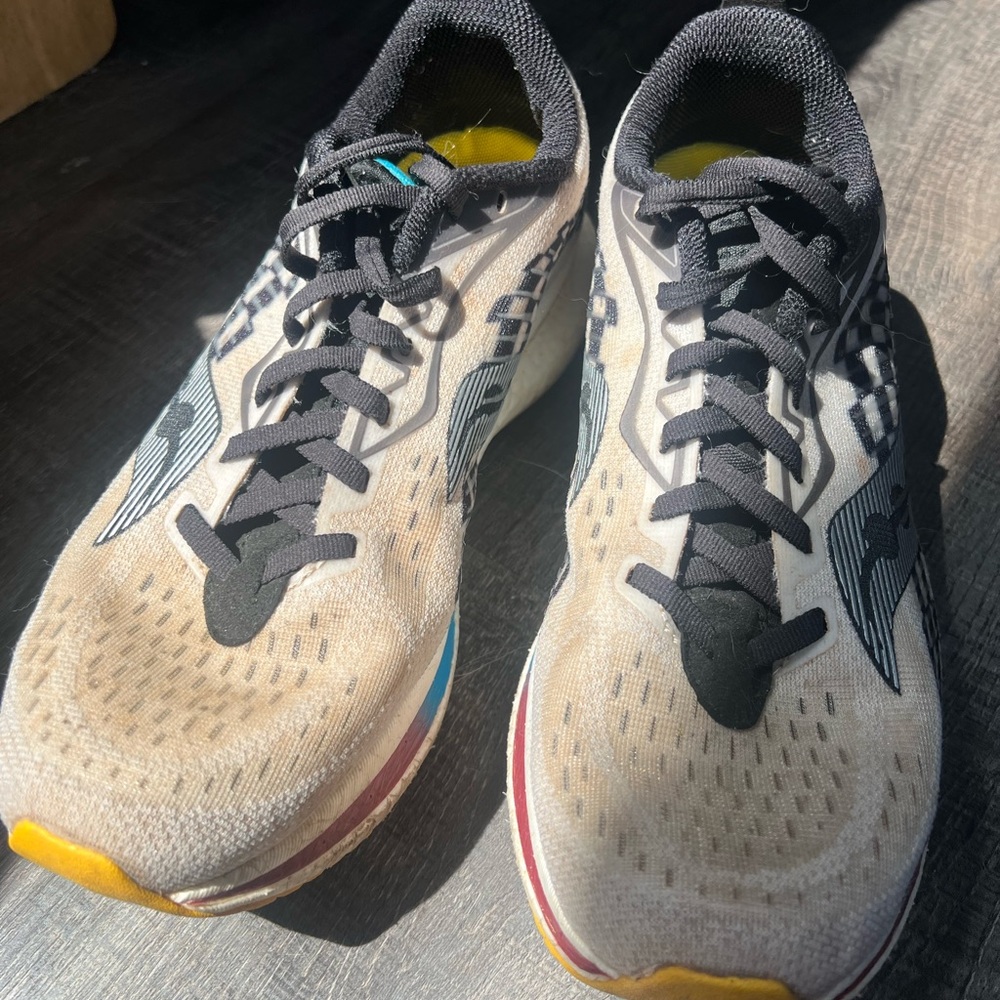 Saucony Endorphin Speed 2 men’s 9 training, racing walking shoes